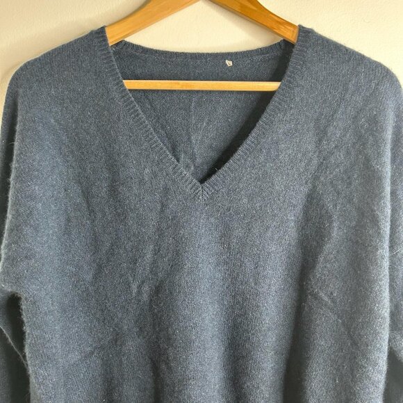 Ann Taylor 100% Cashmere Sweater Womens L Navy Blue V Neck Soft Knit Pullover - Picture 2 of 8